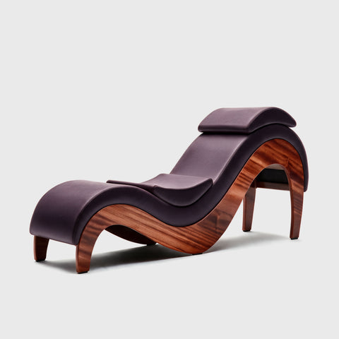 Supervio Signature chaise in Synleather Purple with solid sapele wood frame