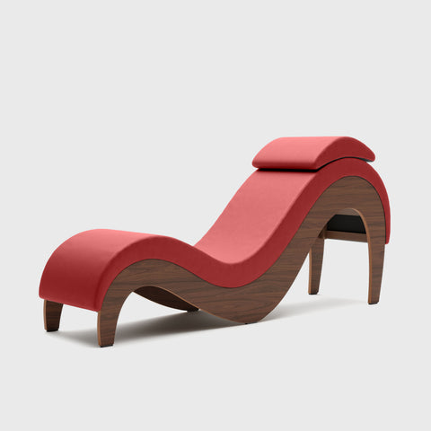 Supervio chaise in Synleather Pompeiian Red with walnut frame